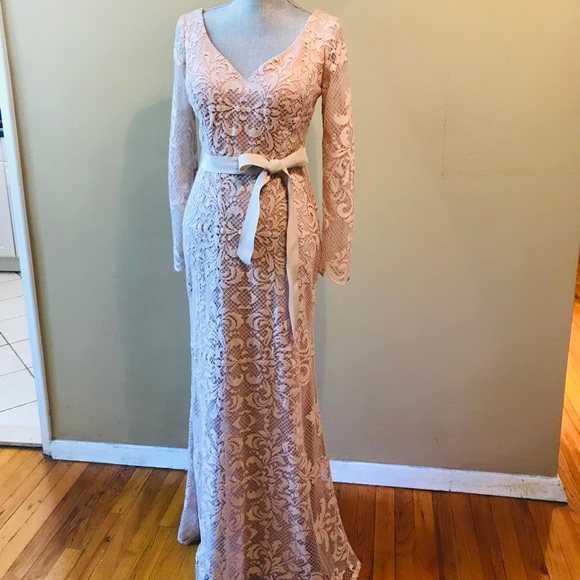 Cachet Dresses & Skirts - Sequins lace long dress V neck